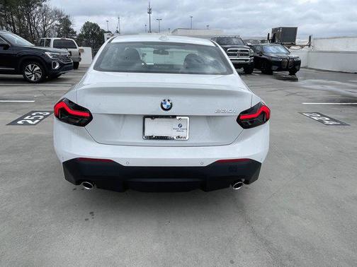 2025 BMW 230 i