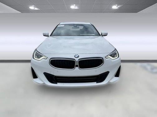 2025 BMW 230 i