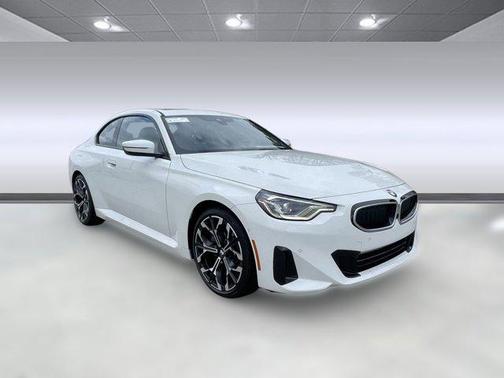 2025 BMW 230 i