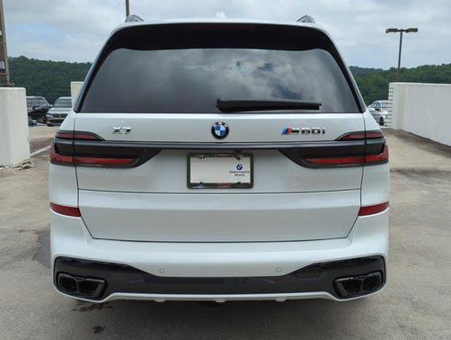 2026 BMW X7 M60i