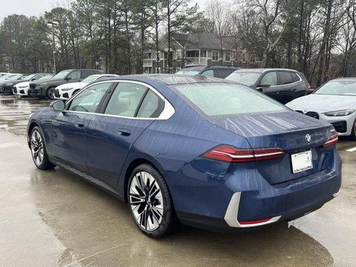 2025 BMW 530 i