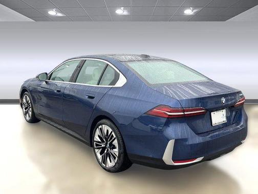 2025 BMW 530 i