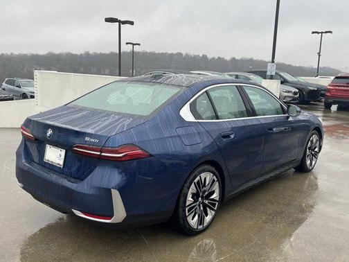 2025 BMW 530 i