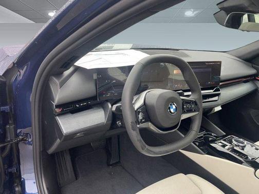 2025 BMW 530 i
