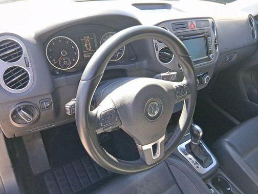 2011 Volkswagen Tiguan SE