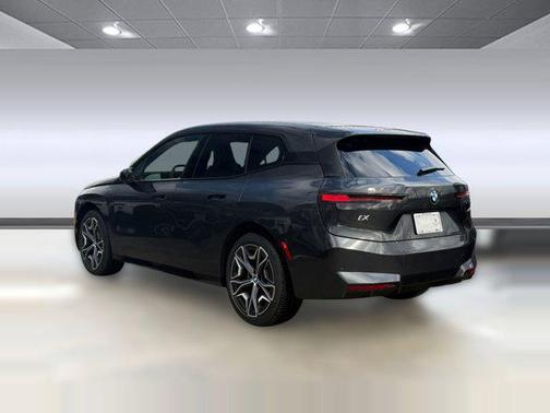 2026 BMW iX xDrive60