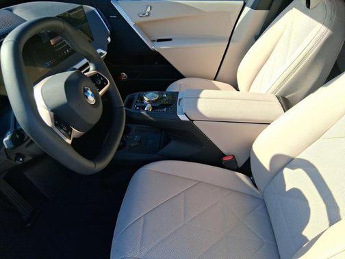 2026 BMW iX xDrive60