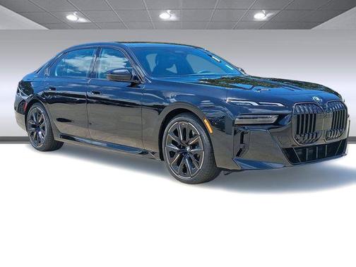 2025 BMW 740 i