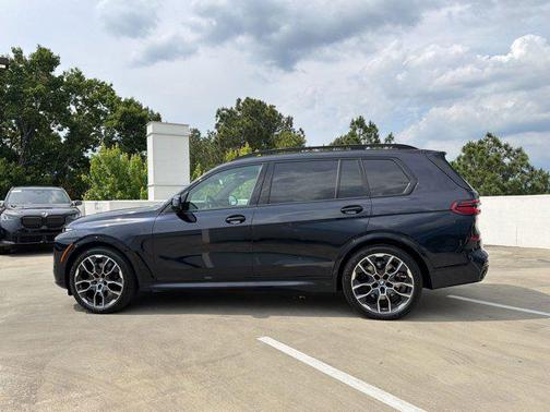 Carbon Black Metallic 2027 BMW X7 xDrive40i
