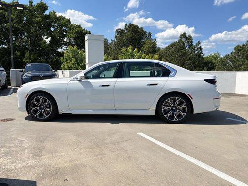 Alpine White 2026 BMW i7 xDrive60