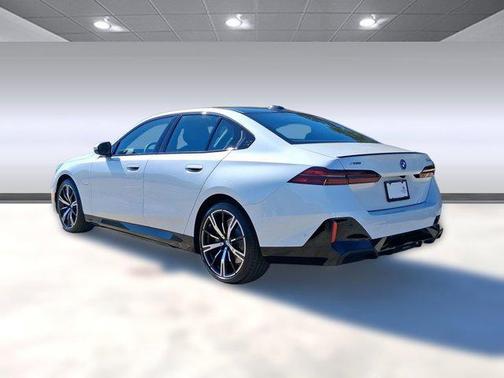 2026 BMW 550e 550e xDrive