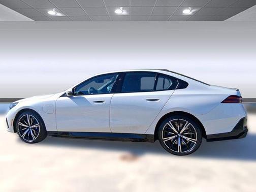 2026 BMW 550e 550e xDrive