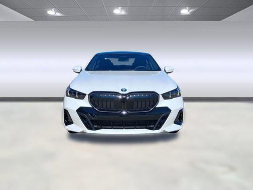 2026 BMW 550e 550e xDrive