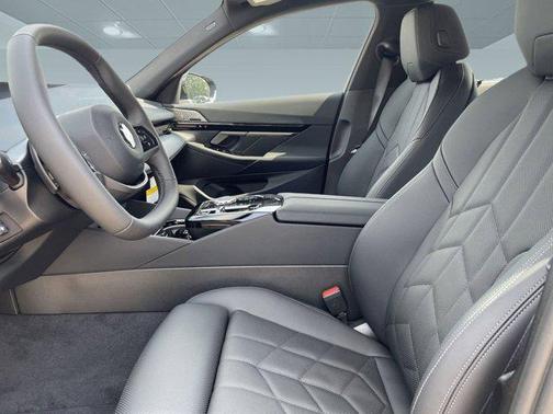 2026 BMW 530 i