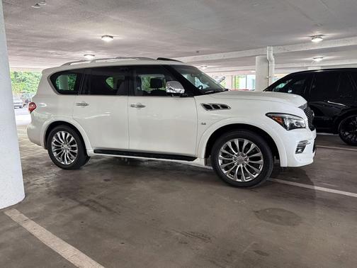Majestic White 2017 INFINITI QX80 Base