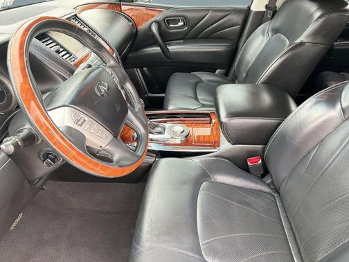 Majestic White 2017 INFINITI QX80 Base