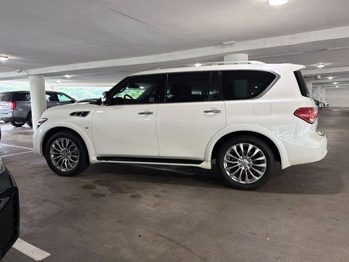Majestic White 2017 INFINITI QX80 Base