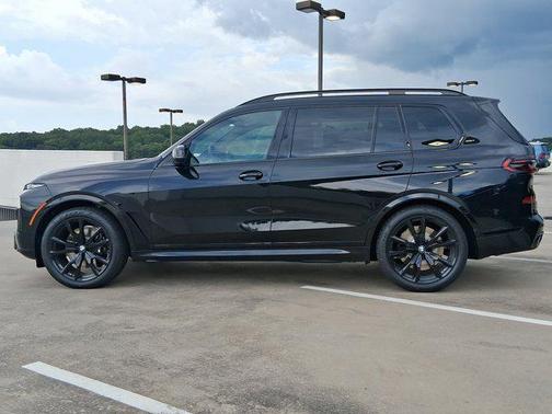 2026 BMW X7 M60i