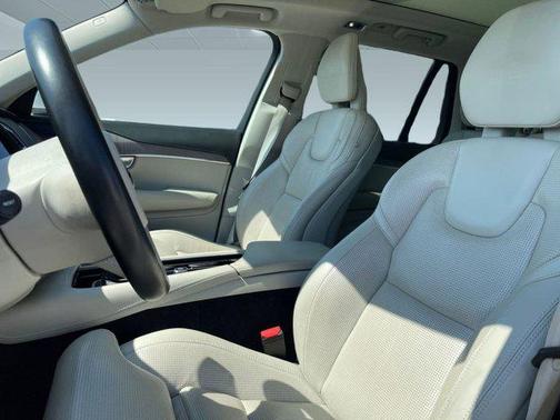 2020 Volvo XC90 T6 Inscription