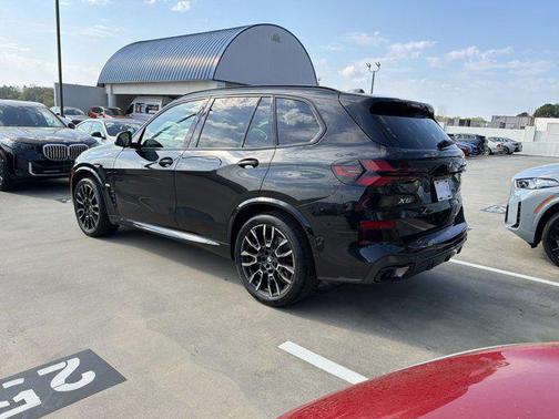 Black Sapphire Metallic 2024 BMW X5 xDrive40i