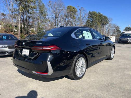 2025 BMW 530 i