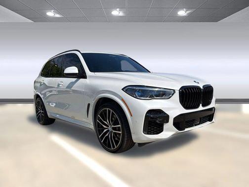 Mineral White Metallic 2023 BMW X5 sDrive40i
