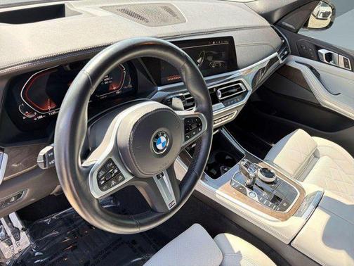 Mineral White Metallic 2023 BMW X5 sDrive40i