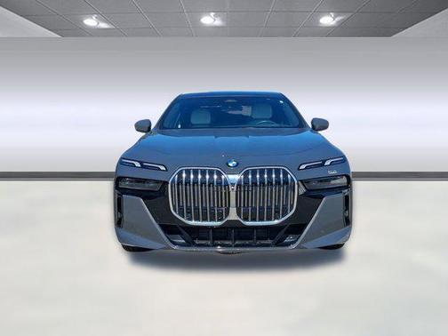 2023 BMW 740 i