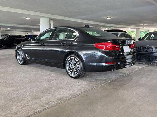 Black Sapphire Metallic 2019 BMW 530 530i