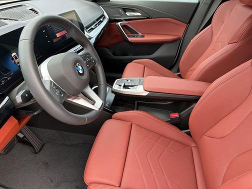 Mineral White Metallic 2026 BMW X1 xDrive28i