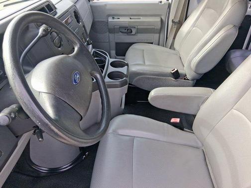 2013 Ford E350 Super Duty XL