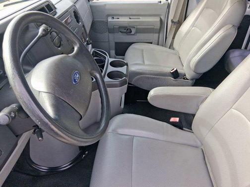 2013 Ford E350 Super Duty XL