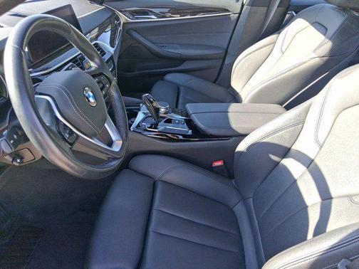2019 BMW 530 i