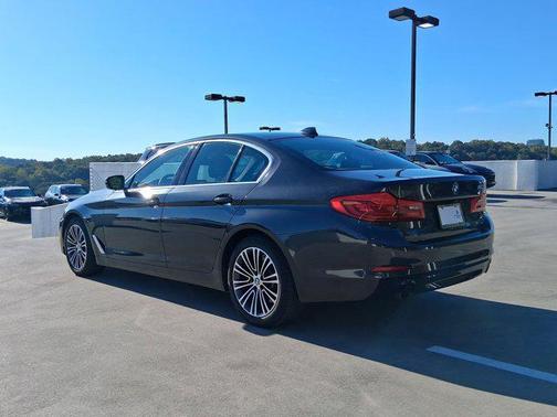 2019 BMW 530 i