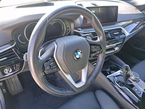 2019 BMW 530 i