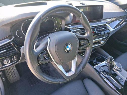 2019 BMW 530 i