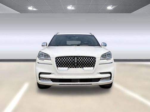 Pristine White Metallic Tri-Coat 2020 Lincoln Aviator Black Label AWD