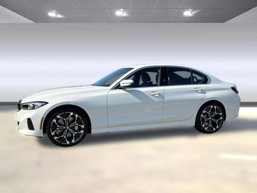 Alpine White 2026 BMW 330 330i