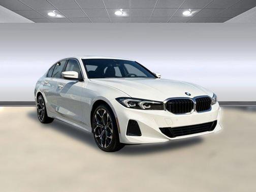 Alpine White 2026 BMW 330 330i