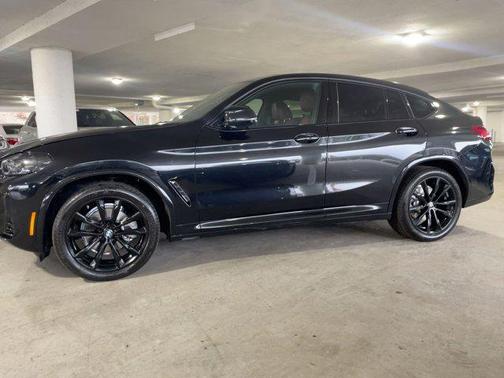 2023 BMW X4 xDrive30i