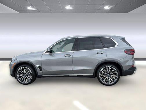 Skyscraper Grey Metallic 2026 BMW X5 sDrive40i