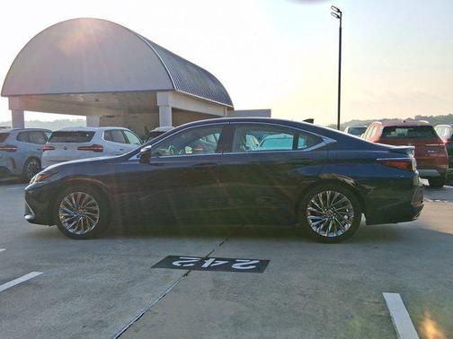 2024 Lexus ES 350 Ultra Luxury