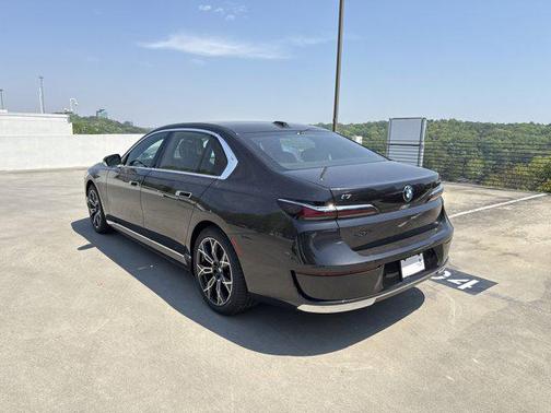 2025 BMW i7 eDrive50