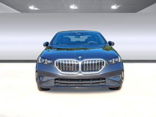 2025 BMW 530 i