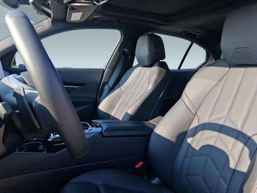 2025 BMW 530 i