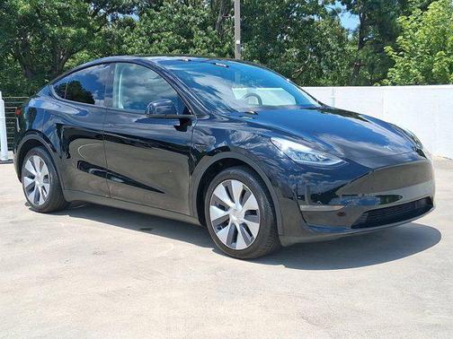 2022 Tesla Model Y Long Range Dual Motor All-Wheel Drive