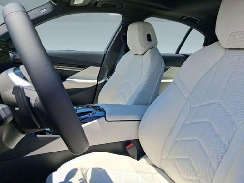 Oxide Grey Metallic 2026 BMW 530 530i