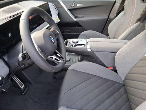 2026 BMW iX xDrive60