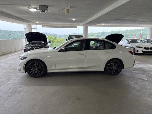 2024 BMW 330 i