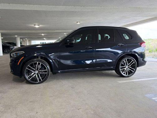 Carbon Black Metallic 2023 BMW X5 M50i